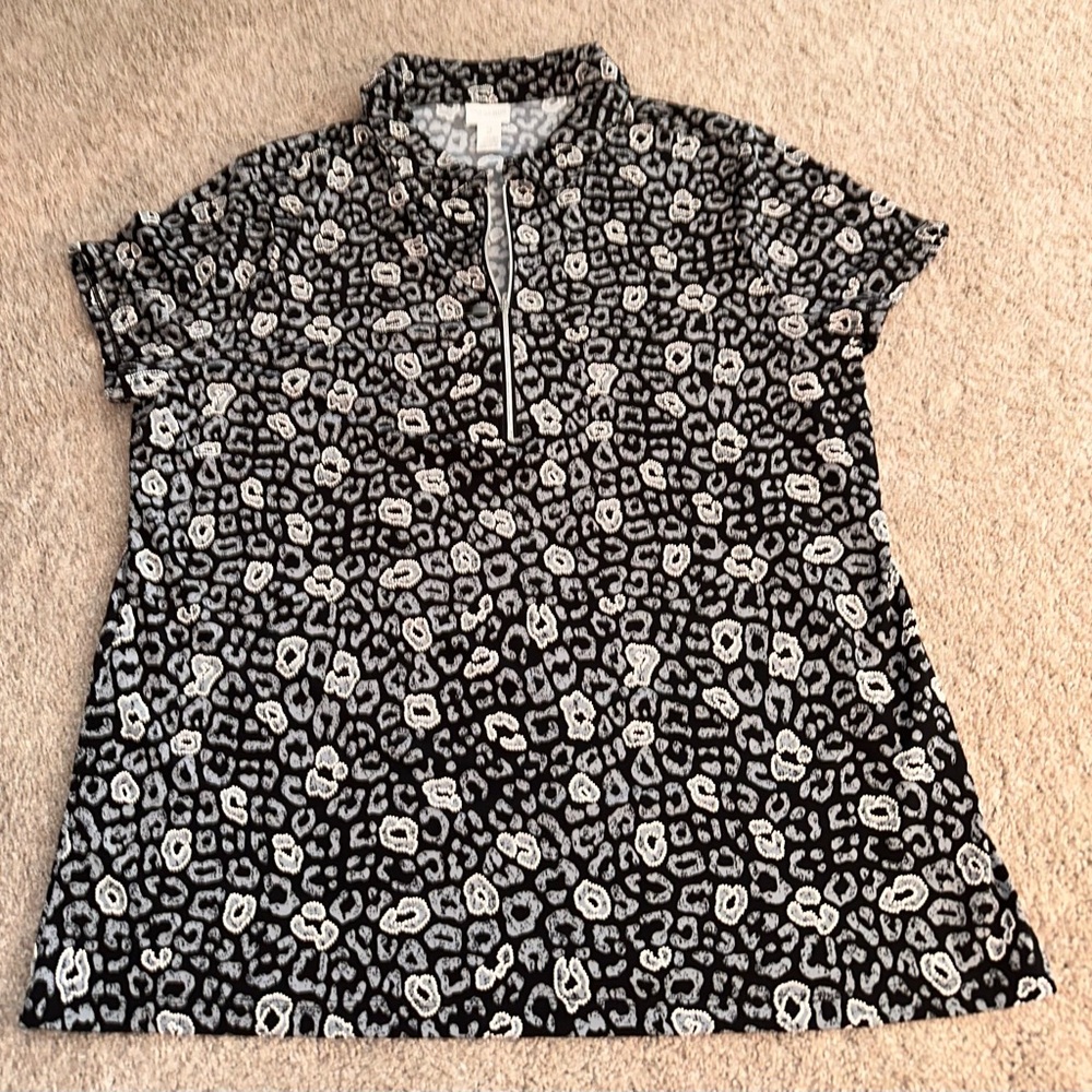 Weekend By Chico’s Stylish Black and White Women's Top. Size 2